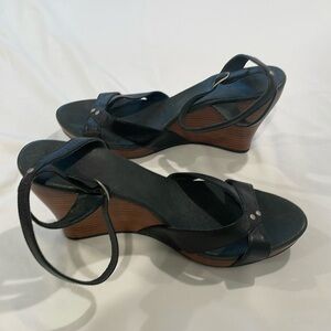 UGG Wedge sandals size 9 GUC